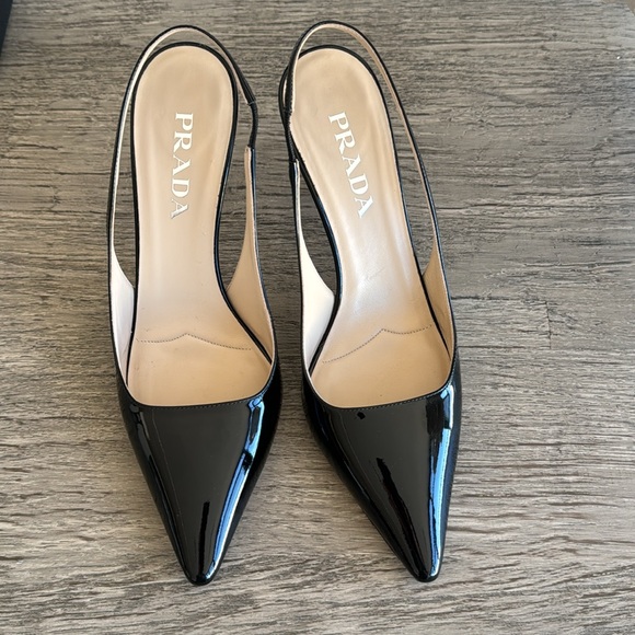 CLASSIC POINTED TOE PRADA HEELS - Picture 3 of 8